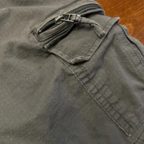 Sonoma Men's Blue Cargo Shorts 40” - Picture 3 of 7